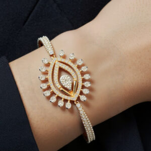 Elegant Diamond and Gold Bracelet